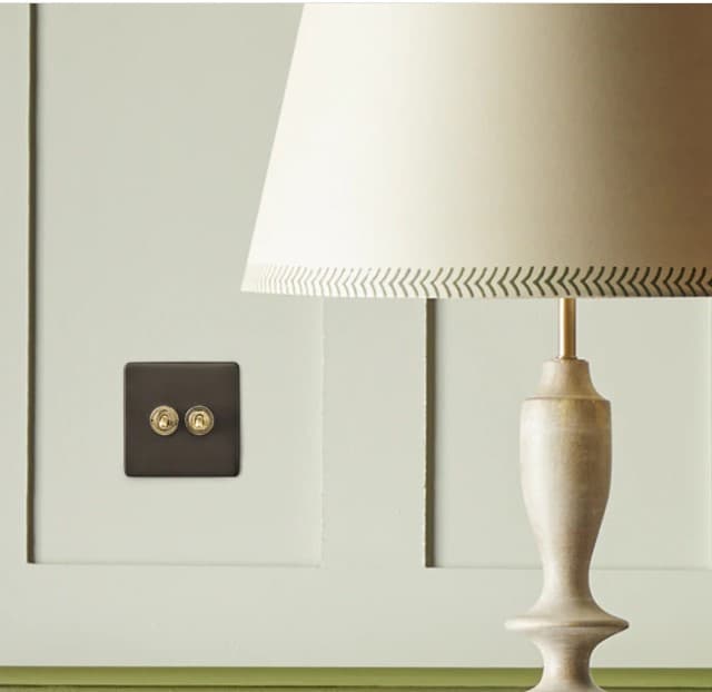 Two gang 2 way Florence toggle switching bronze